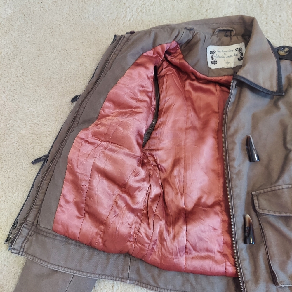 Brown Aviator Jacket With Detachable Sleeves - image 8